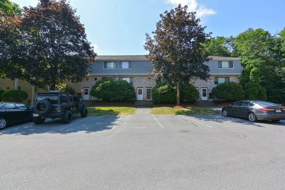 Unit for sale at 132 Farrwood Dr, Haverhill, MA 01835
