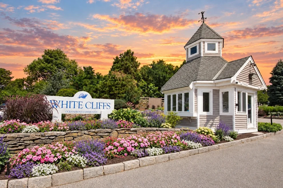 Unit for sale at 559 White Cliff Dr, Plymouth, MA 02360