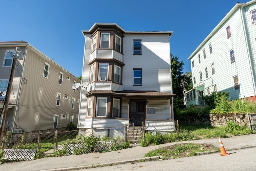Unit for sale at 59 Catharine St, Worcester, MA 01605