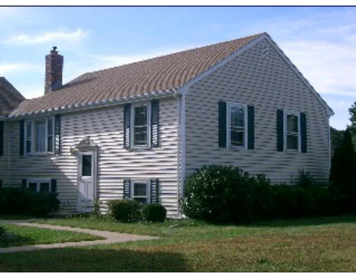 Unit for sale at 10 Cobb Rd, Wrentham, MA 02093