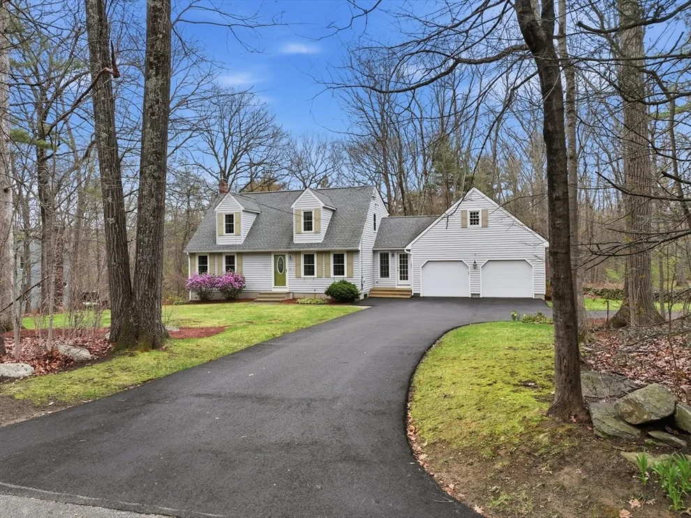 Unit for sale at 292 Cedar St, Sturbridge, MA 01518