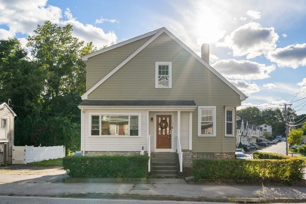 Unit for sale at 134 Commonwealth Ave, Worcester, MA 01604