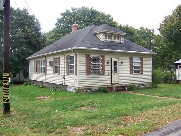 Unit for sale at 322 Robinson Ave, Attleboro, MA 02703