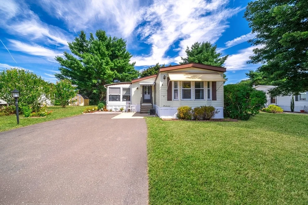 Unit for sale at 9 Annie's Way, West Springfield, MA 01089