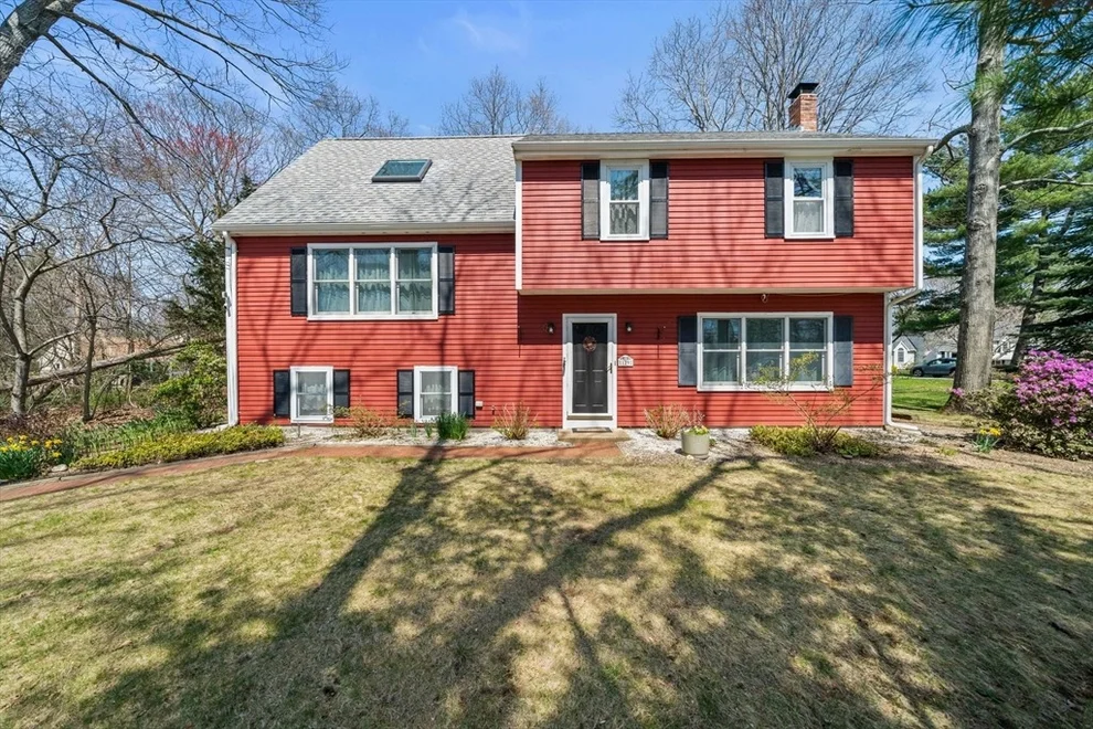 Unit for sale at 129 Canal St, Marshfield, MA 02050