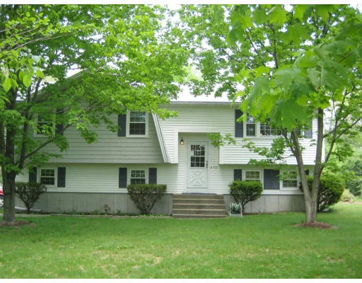 Unit for sale at 402 E Hartford Ave, Uxbridge, MA 01569
