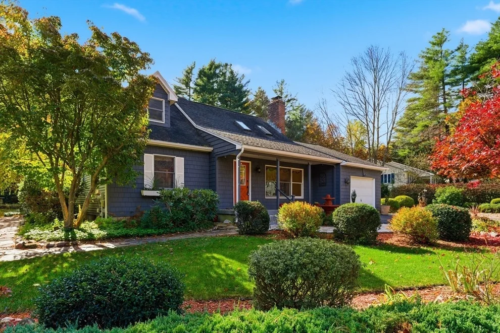 Unit for sale at 6 Emily Ln, Easthampton, MA 01027