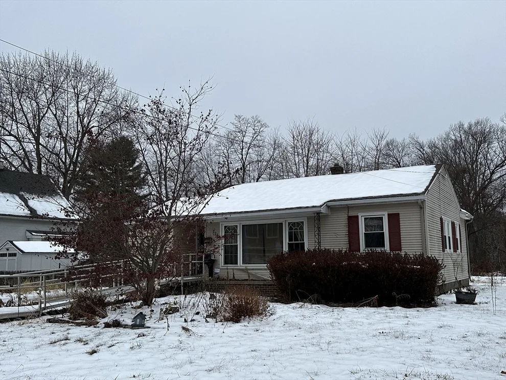 Unit for sale at 551 Lafleur Dr, Chicopee, MA 01013
