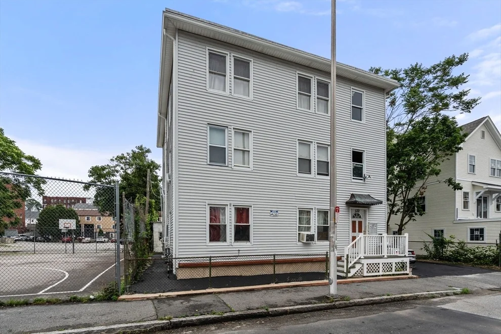 Unit for sale at 122 Piedmont St, Worcester, MA 01609