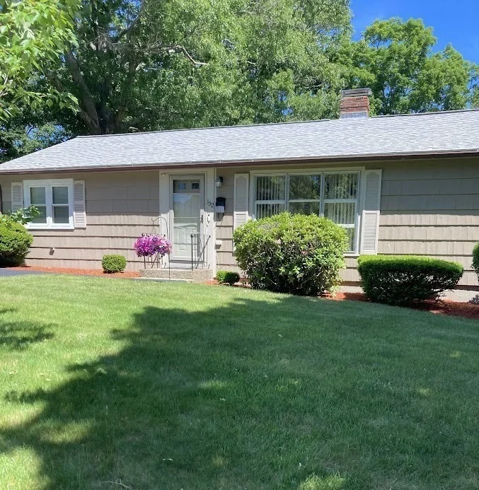 Unit for sale at 132 Milton Rd, Braintree, MA 02184