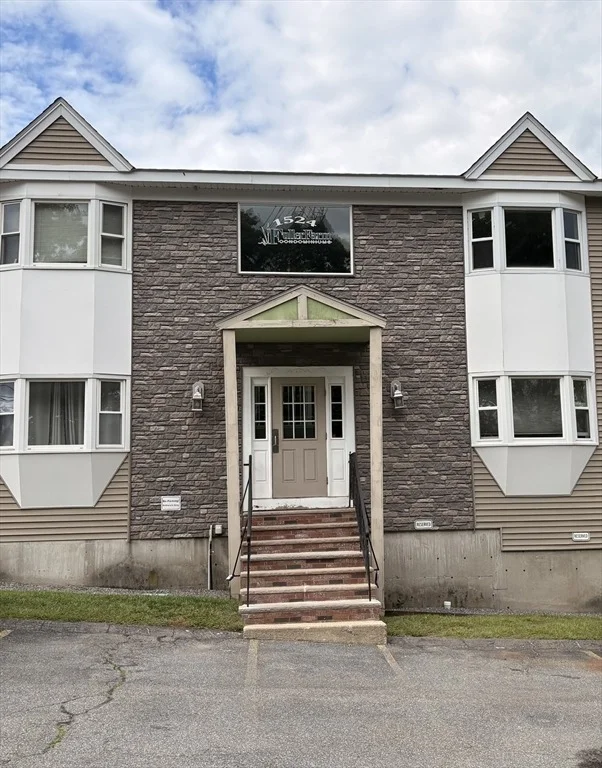 Unit for sale at 1524 Gorham St, Lowell, MA 01852