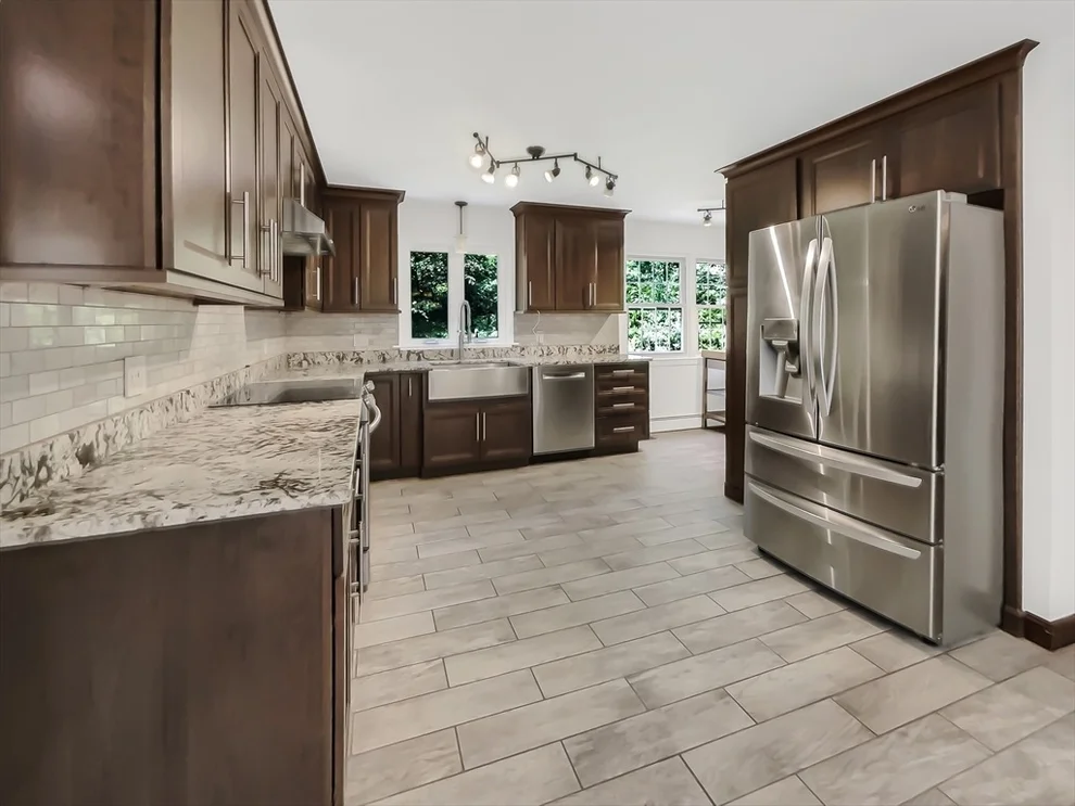 Unit for sale at 2 Roe Ln, Millbury, MA 01527