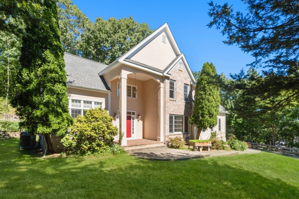 Unit for sale at 160 Stearns Rd, Marlborough, MA 01752
