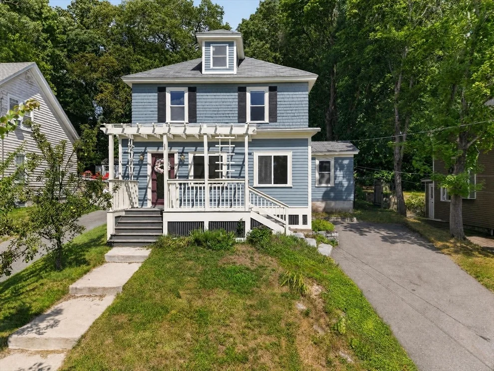 Unit for sale at 204 Parkview Ave, Lowell, MA 01852