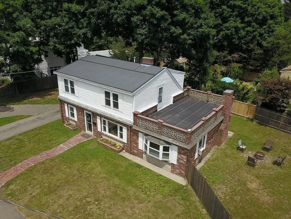 Unit for sale at 74 Alandale Pkwy, Norwood, MA 02062