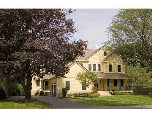 Unit for sale at 8 Middleby Rd, Lexington, MA 02421