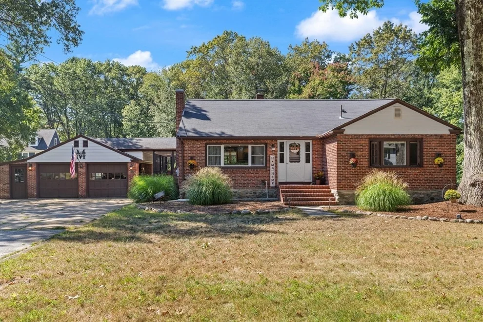 Unit for sale at 182 Westford St, Chelmsford, MA 01824