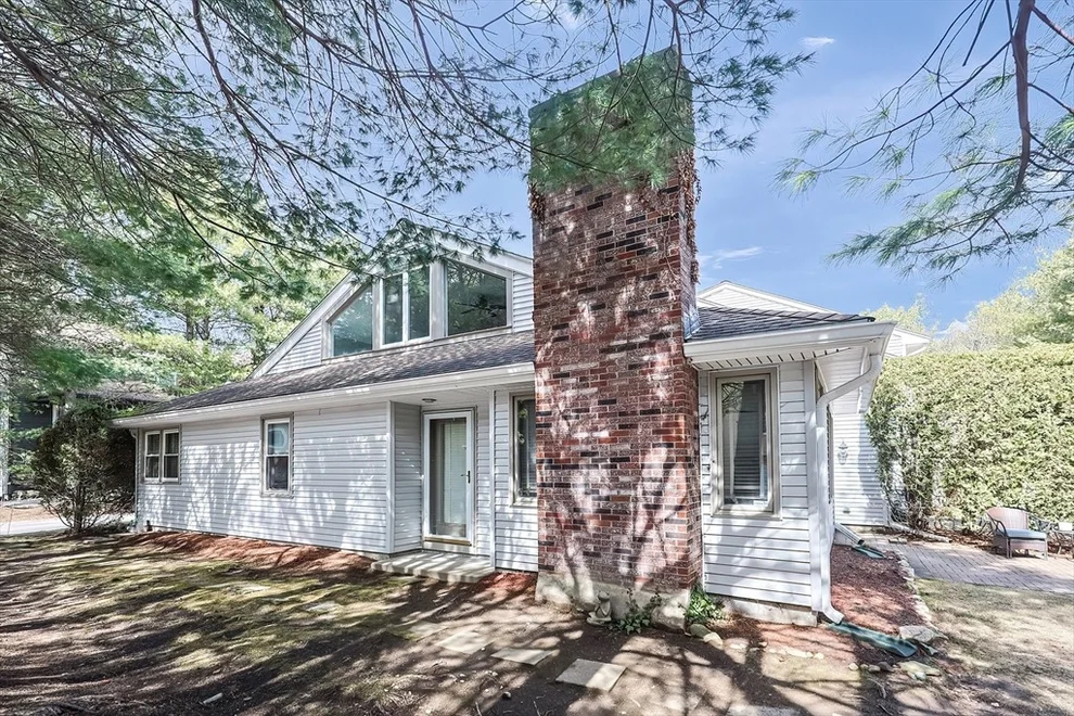 Unit for sale at 114 Captain Eames Cir, Ashland, MA 01721