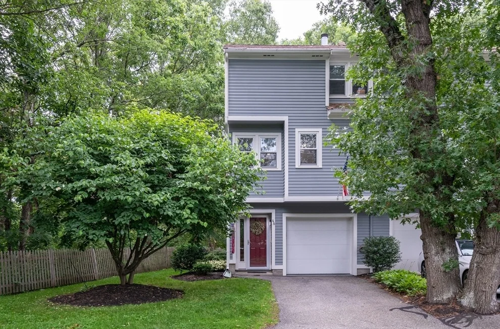 Unit for sale at 4 Arnold Dr, Salem, MA 01970
