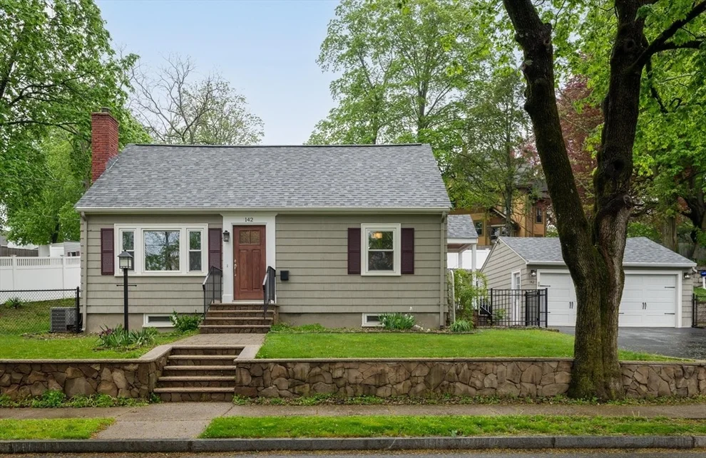 Unit for sale at 142 Vine St, Reading, MA 01867