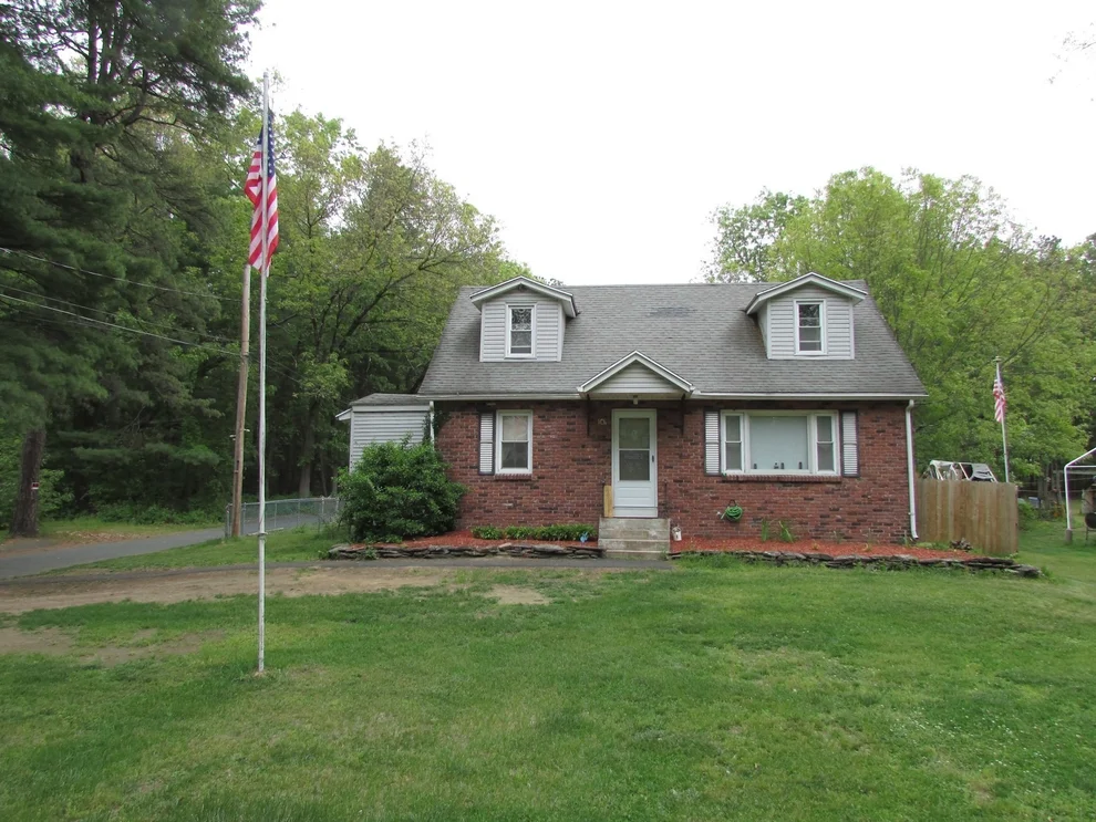 Unit for sale at 10 Bartlett St, South Hadley, MA 01075