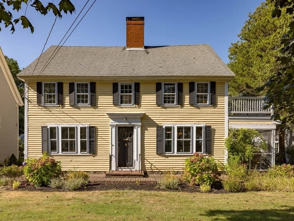 Unit for sale at 394 Main Street, Amesbury, MA 01913