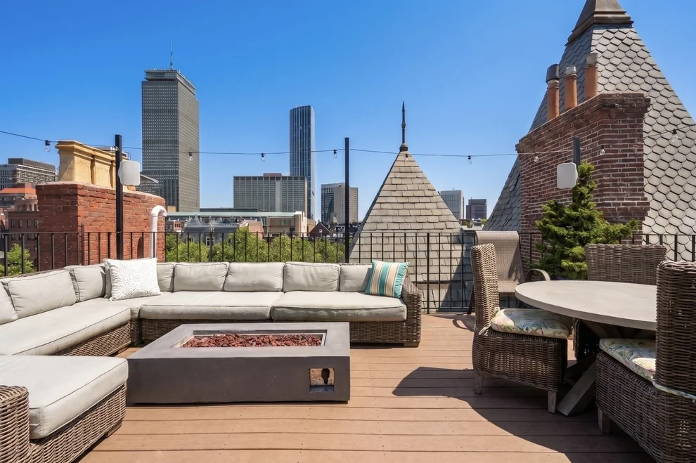 Photo of 321 Commonwealth Avenue, Boston, MA 02115