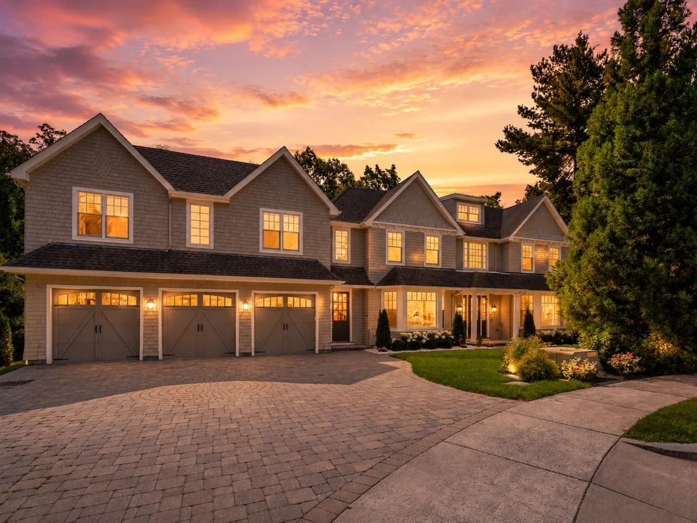 Unit for sale at 31 Kesseler Way, Newton, MA 02467