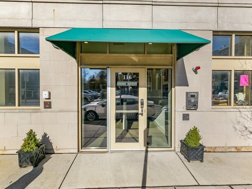 Unit for sale at 116-128 Rantoul St, Beverly, MA 01915