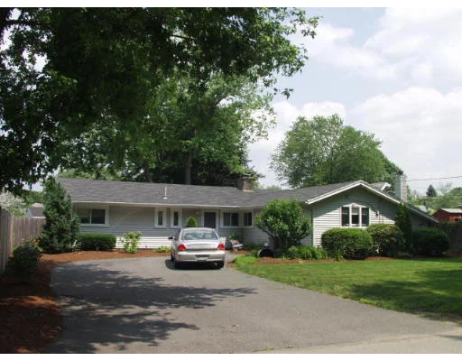 Unit for sale at 25 Donna Rd, Framingham, MA 01701