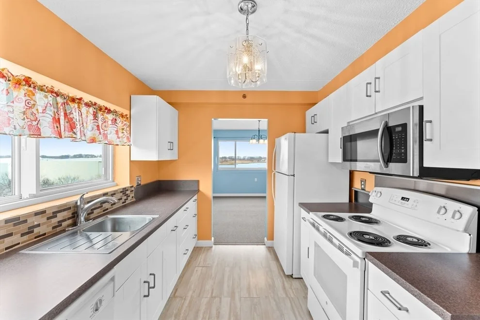 Unit for sale at 100 Cove Way, Quincy, MA 02169