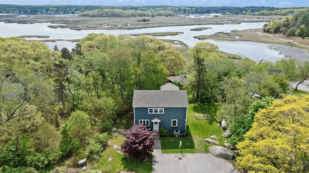Unit for sale at 5R Brooks Rd, Gloucester, MA 01930