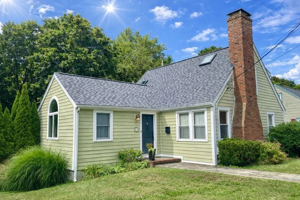 Unit for sale at 272 River Street, Braintree, MA 02184