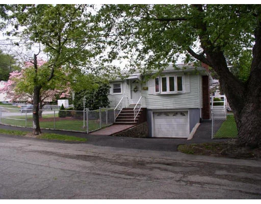 Unit for sale at 3 Sandra Rd, Peabody, MA 01960