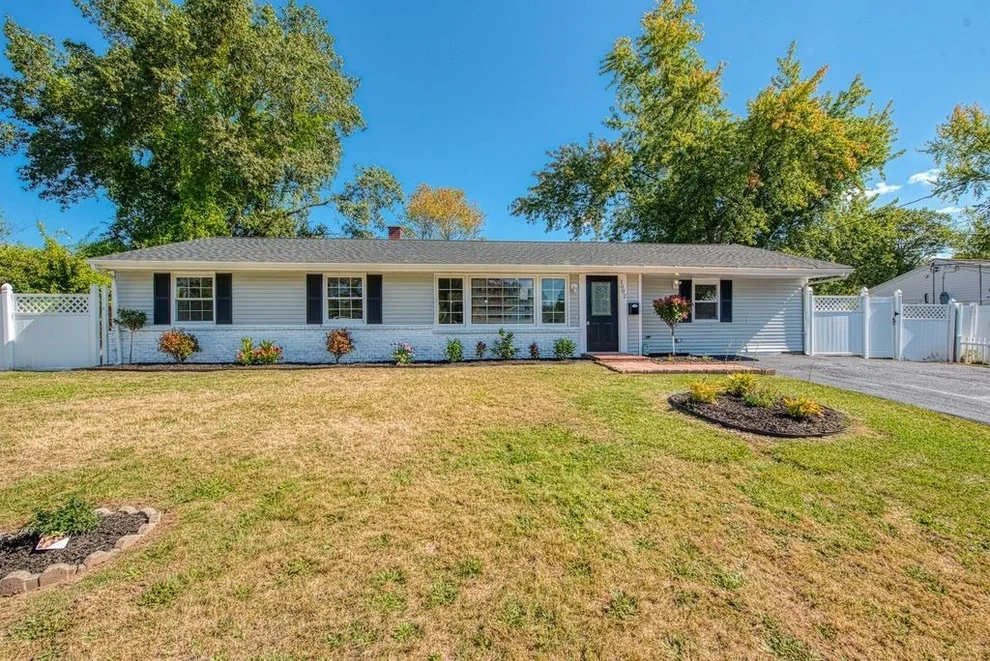 Unit for sale at 1002 Court Street, Brockton, MA 02302