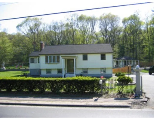 Unit for sale at 565 Walnut St, Lynnfield, MA 01940