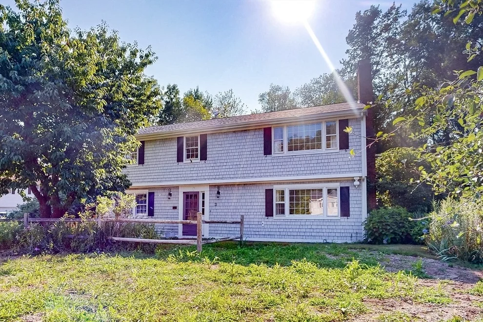 Unit for sale at 3 Spring Valley Rd, Medfield, MA 02052