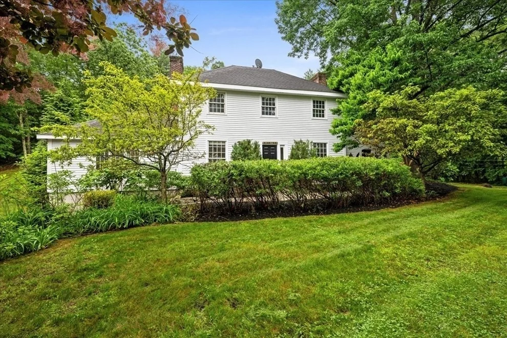 Unit for sale at 188 N Main St, Uxbridge, MA 01569