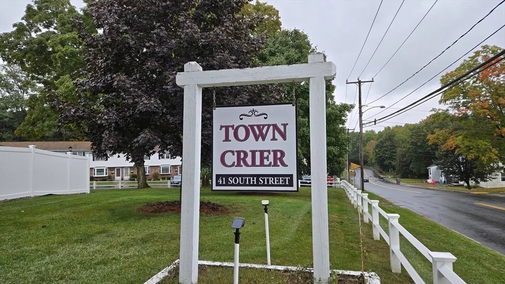 Unit for sale at 41 South St, Easthampton, MA 01027