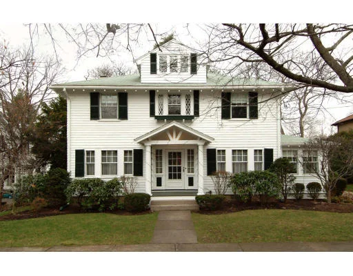 Unit for sale at 9 Victoria Circle, Newton, MA 02459