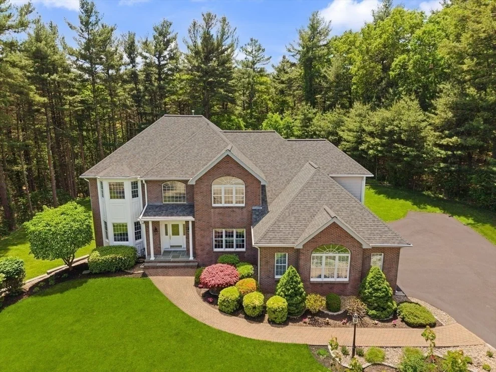 Unit for sale at 18 Terrapin Ln, Sharon, MA 02067