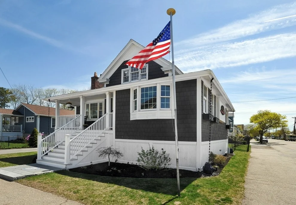 Unit for sale at 14 Lewis St, Hull, MA 02045