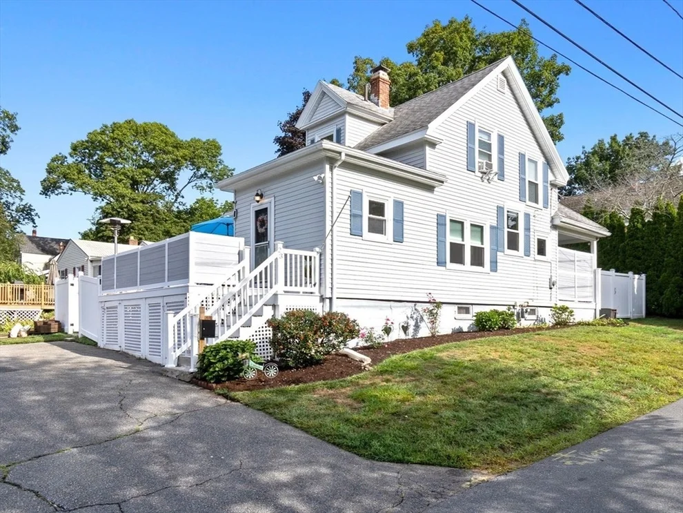 Unit for sale at 23 Lincoln Ave, Hamilton, MA 01982