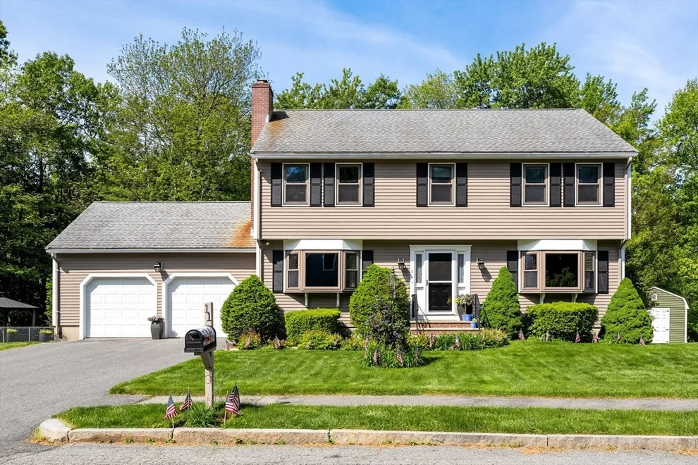 Unit for sale at 11 Beechtree Cir, Wakefield, MA 01880