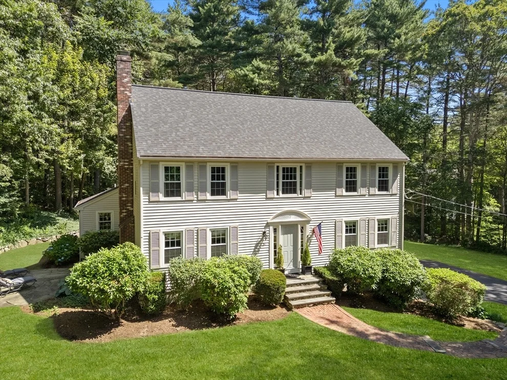 Unit for sale at 37 Valleywood Rd, Hopkinton, MA 01748