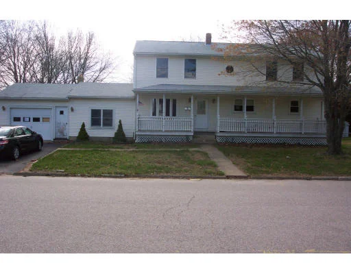 Unit for sale at 8 Eileen Dr, North Kingstown, RI 02852