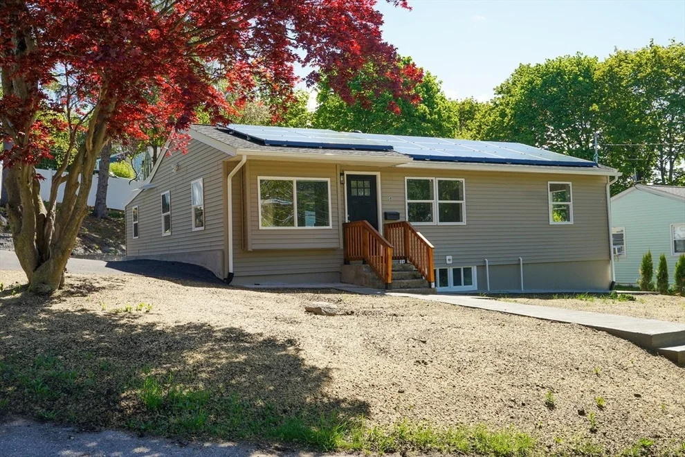 Unit for sale at 8 Sussex Ln, Worcester, MA 01602