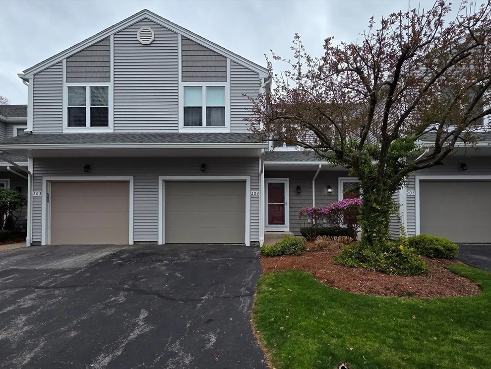 Unit for sale at 204 Treasure Island Rd, Webster, MA 01570