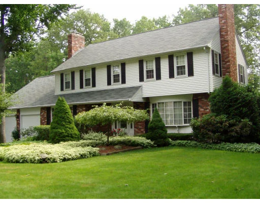 Unit for sale at 10 Saxon Rd, Shrewsbury, MA 01545
