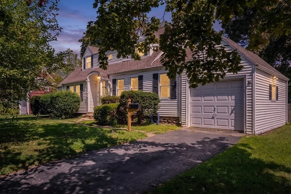 Unit for sale at 515 Lake Avenue, Worcester, MA 01604